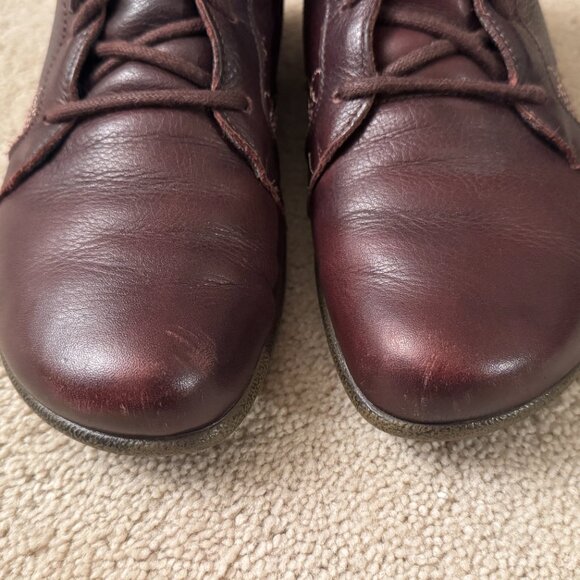 Naot Manga Lace-up Bootie in Brown with Embroidered Detail Womens 7 - Picture 6 of 7